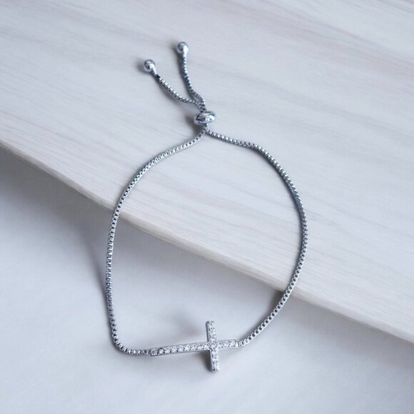 Luxury Sterling Silver Cross Bracelet - Picture 3 of 5